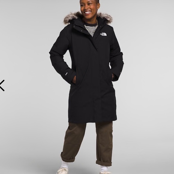 The North Face women’s Arcric Parka -Large in ANTELOPE TAN- excellent condition - Picture 2 of 11